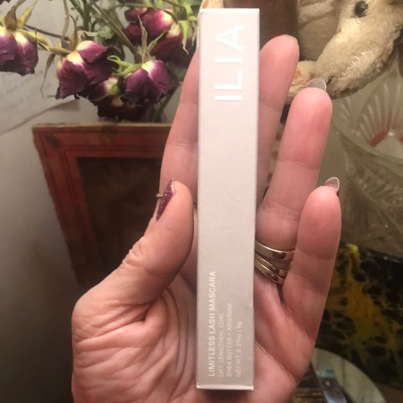 ILIA Limitless Lash Mascara - Picture 2 of 5